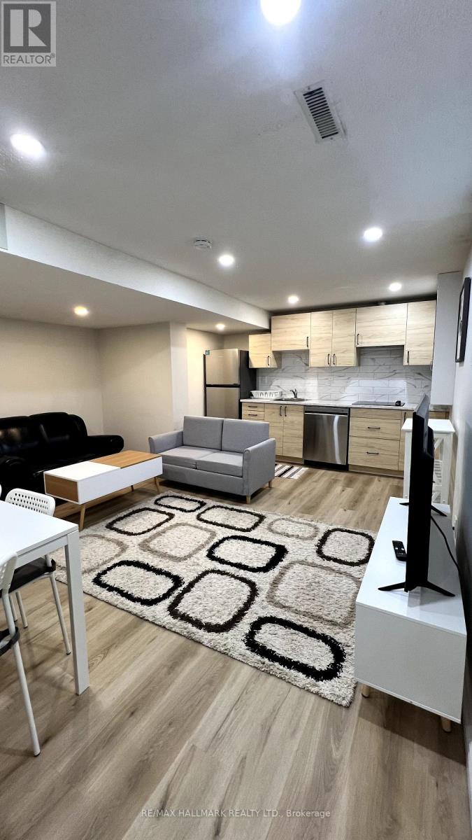 Photo 4 of Basement Unit 2 37 Crystal Drive, Richmond Hill ON