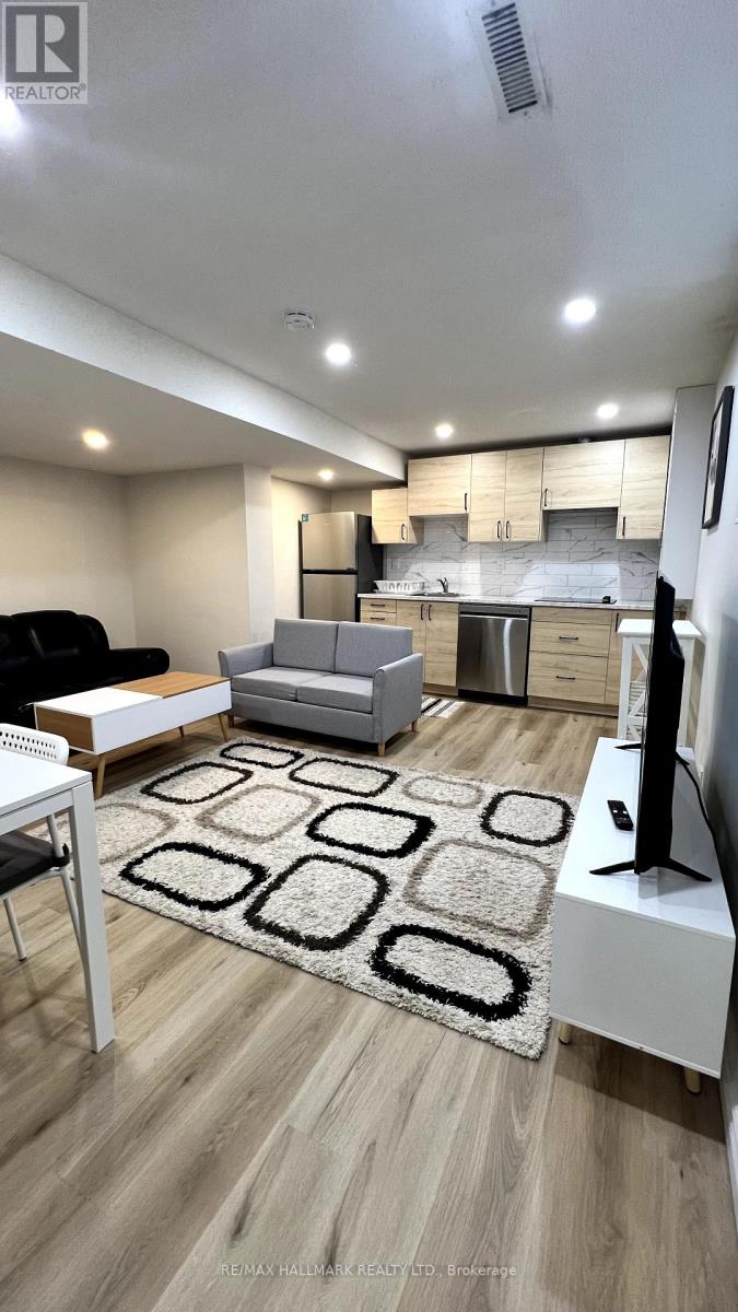 Photo 8 of Basement Unit 2 37 Crystal Drive, Richmond Hill ON