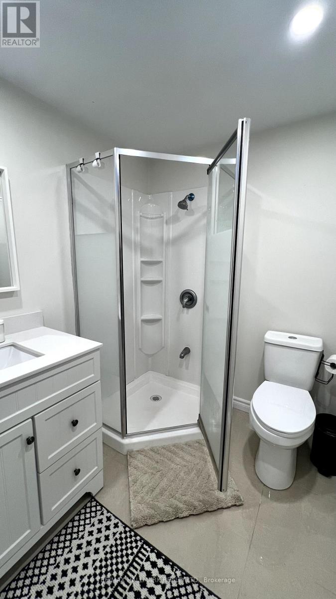 Photo 12 of Basement Unit 2 37 Crystal Drive, Richmond Hill ON