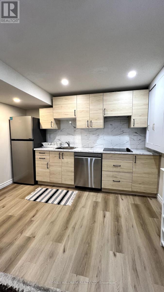 Photo 9 of Basement Unit 2 37 Crystal Drive, Richmond Hill ON