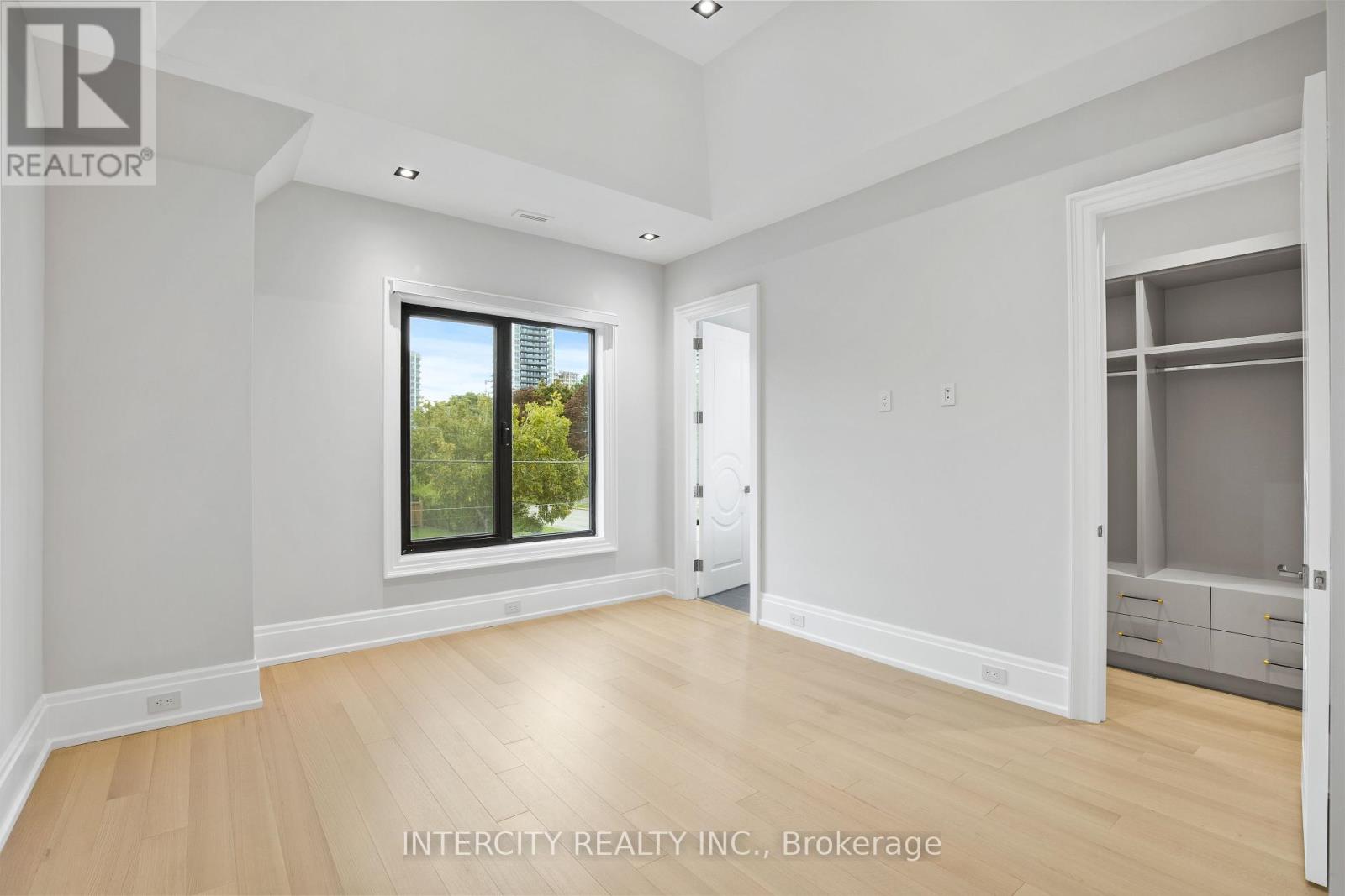 Photo 20 of 1 Silvergrove Road, Toronto ON