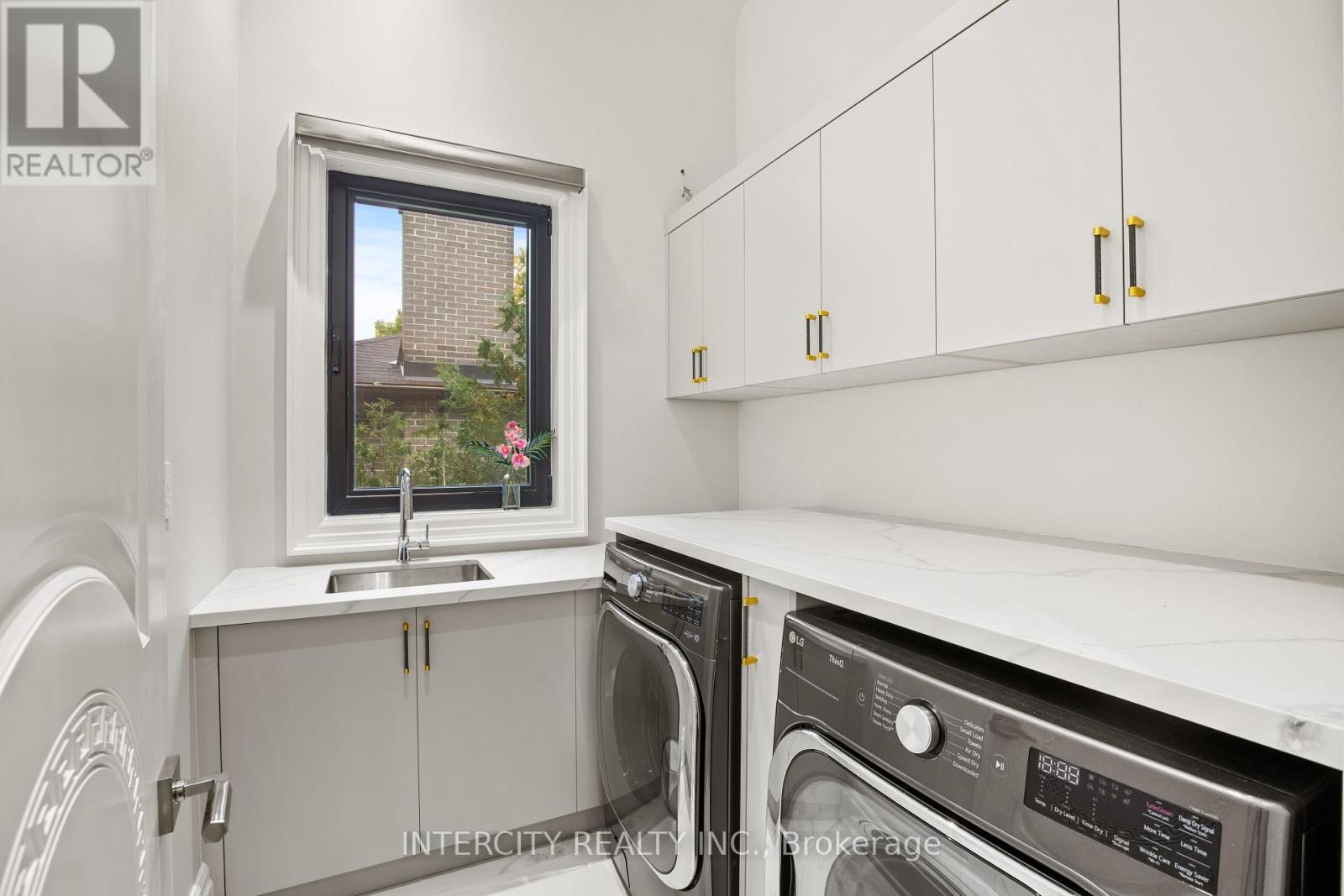 Photo 19 of 1 Silvergrove Road, Toronto ON