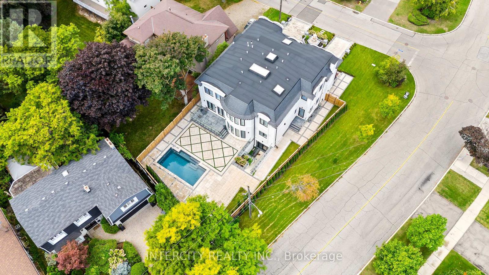 Photo 34 of 1 Silvergrove Road, Toronto ON