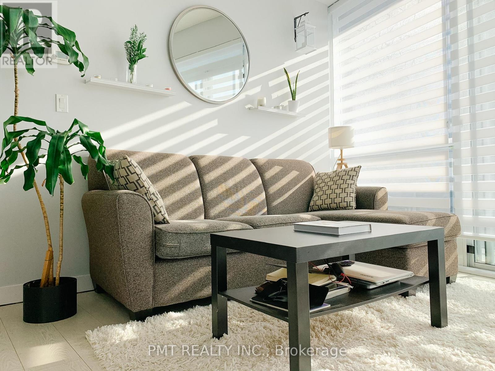 Photo 14 of 803 20 Bruyeres Mews, Toronto ON