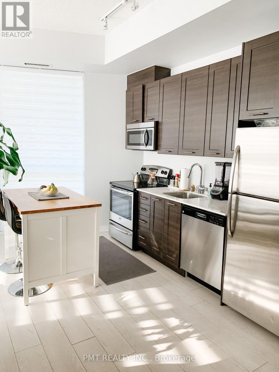 Photo 9 of 803 20 Bruyeres Mews, Toronto ON
