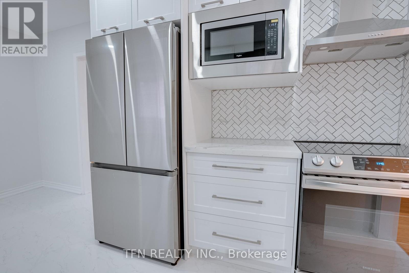 Photo 20 of Upper 25 Karen Road, Toronto ON