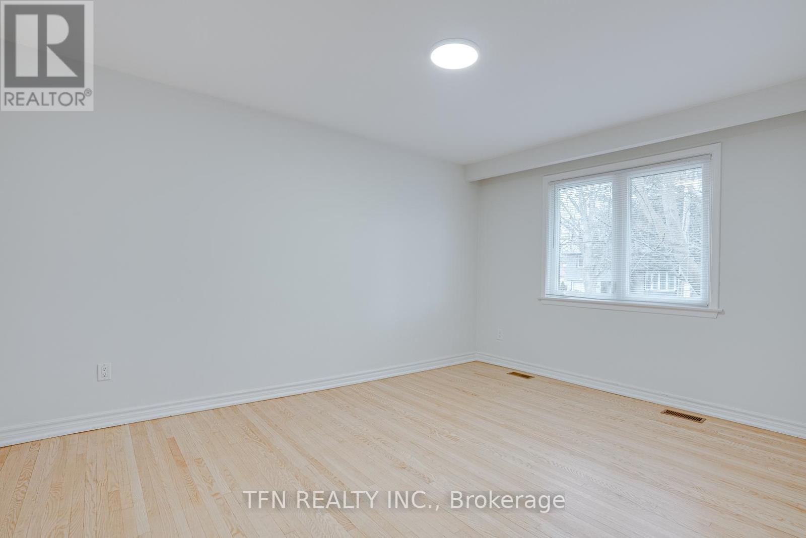 Photo 19 of Upper 25 Karen Road, Toronto ON