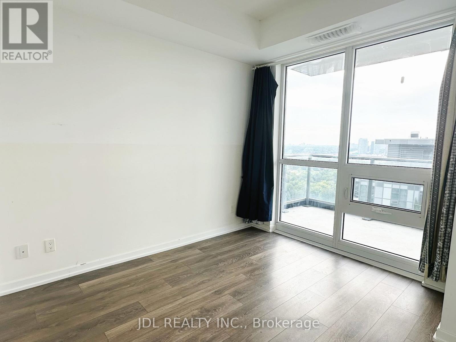 Photo 10 of 1505 56 Forest Manor Road, Toronto ON