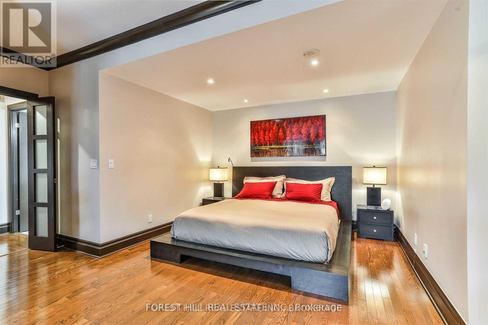 Photo 2 of 2701 300 Bloor Street E, Toronto ON