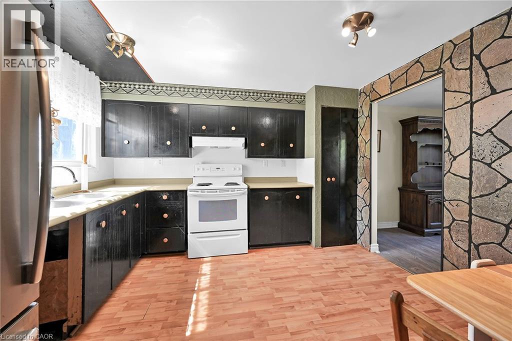Photo 12 of 25 Britten Close Unit A 11, Hamilton ON
