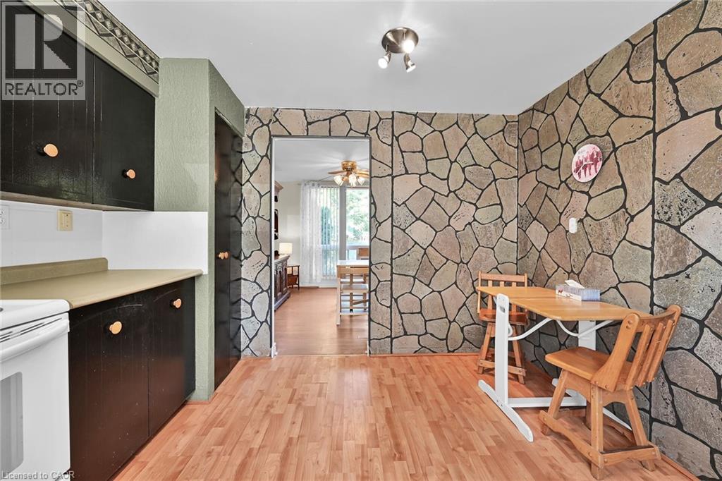 Photo 16 of 25 Britten Close Unit A 11, Hamilton ON