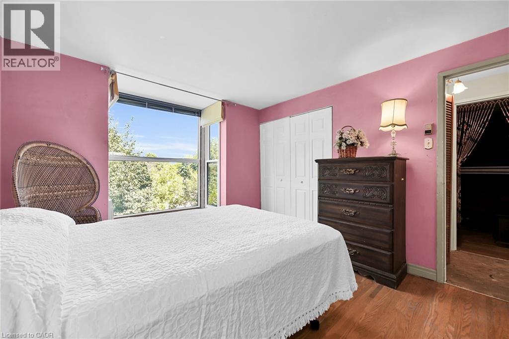 Photo 22 of 25 Britten Close Unit A 11, Hamilton ON