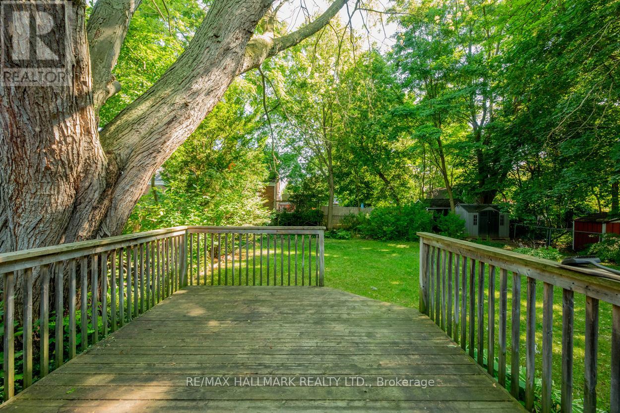 Photo 10 of 22 Latham Avenue, Toronto ON