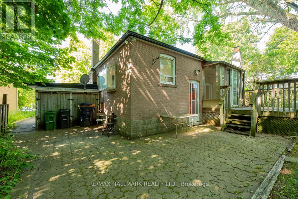 Photo 11 of 22 Latham Avenue, Toronto ON