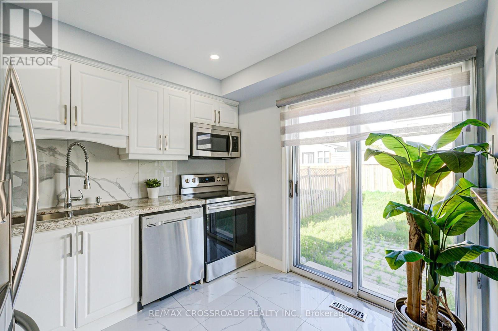 Photo 32 of 93 Mcmann Crescent, Clarington ON