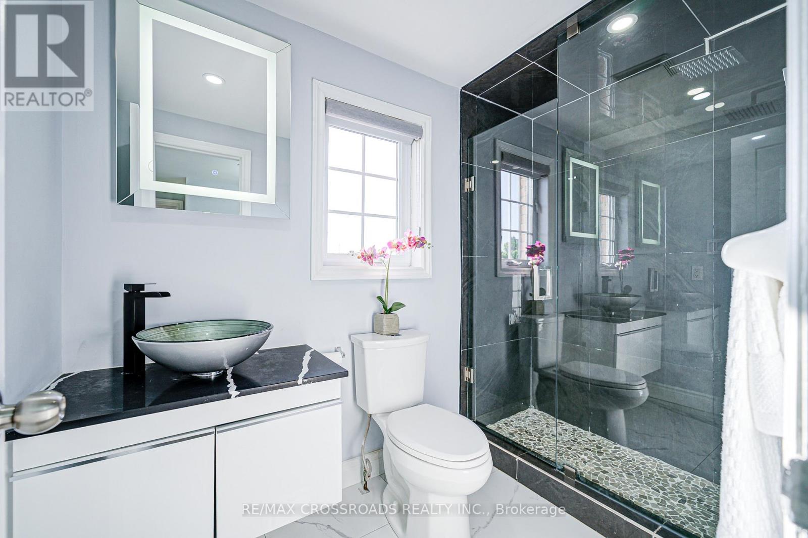 Photo 23 of 93 Mcmann Crescent, Clarington ON