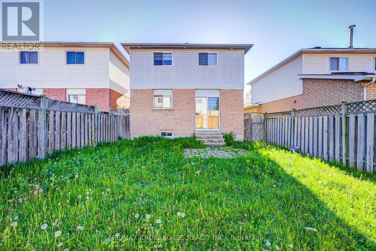 Photo 25 of 93 Mcmann Crescent, Clarington ON
