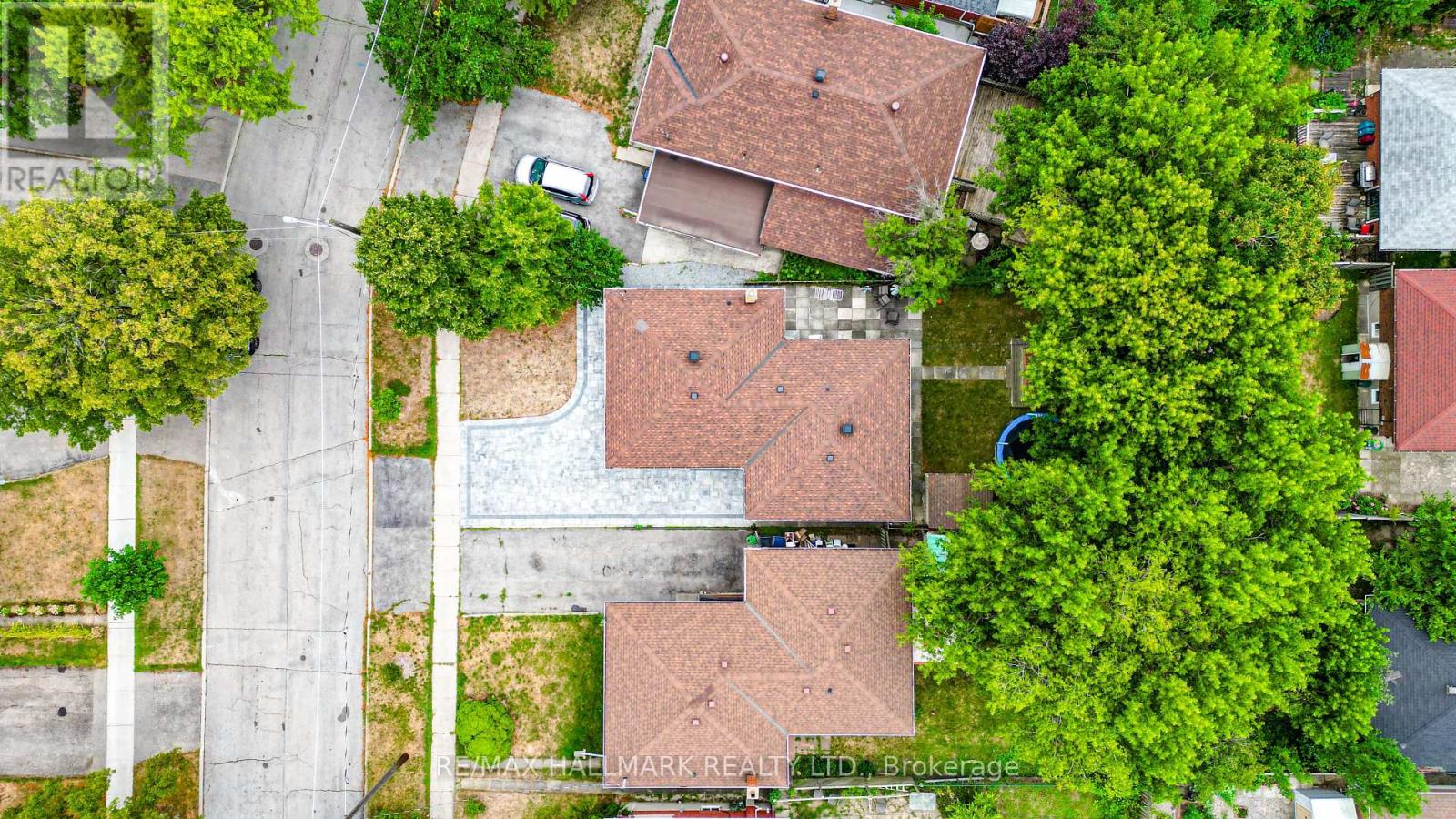 Photo 42 of 16 Araman Drive, Toronto ON