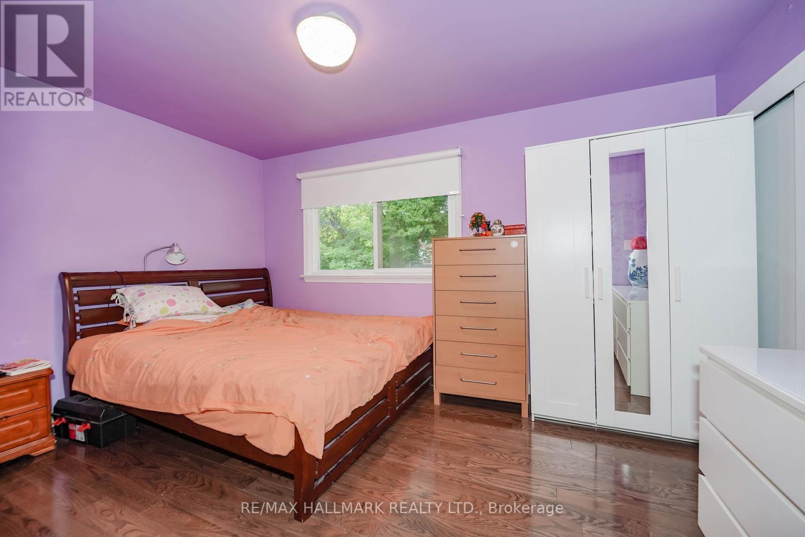 Photo 2 of 16 Araman Drive, Toronto ON