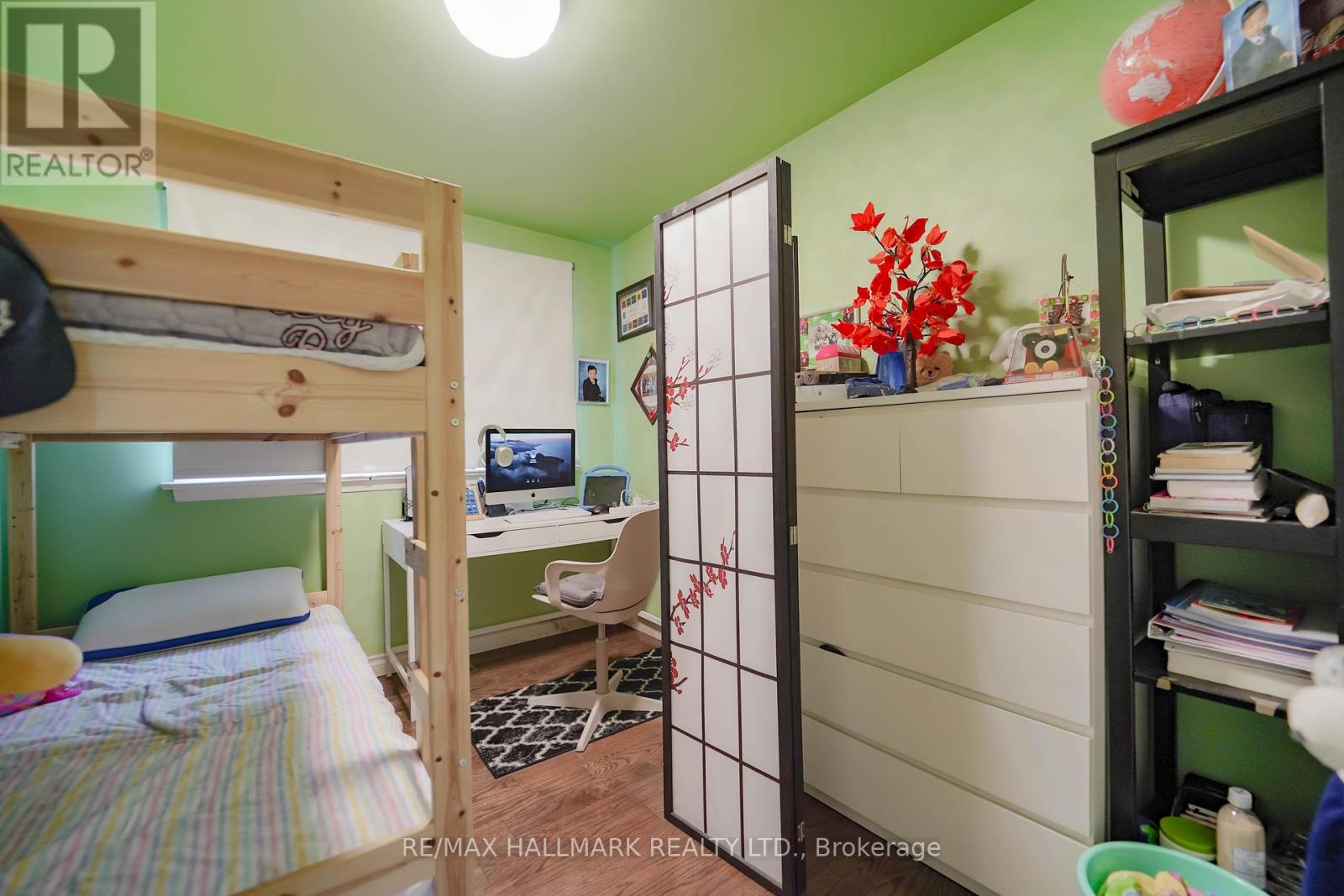 Photo 9 of 16 Araman Drive, Toronto ON