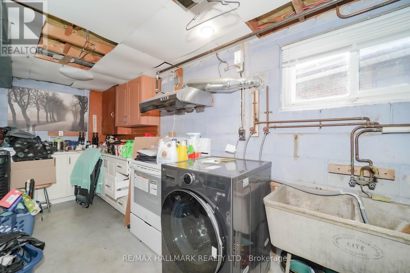 Photo 40 of 16 Araman Drive, Toronto ON