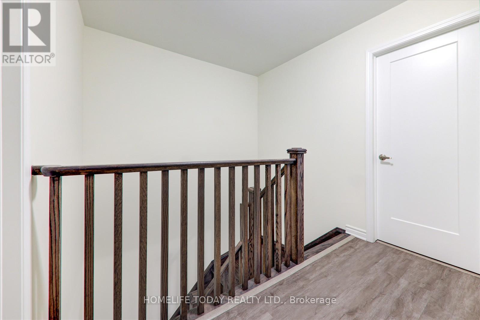 Photo 7 of 321 2787 Eglington Avenue, Toronto ON