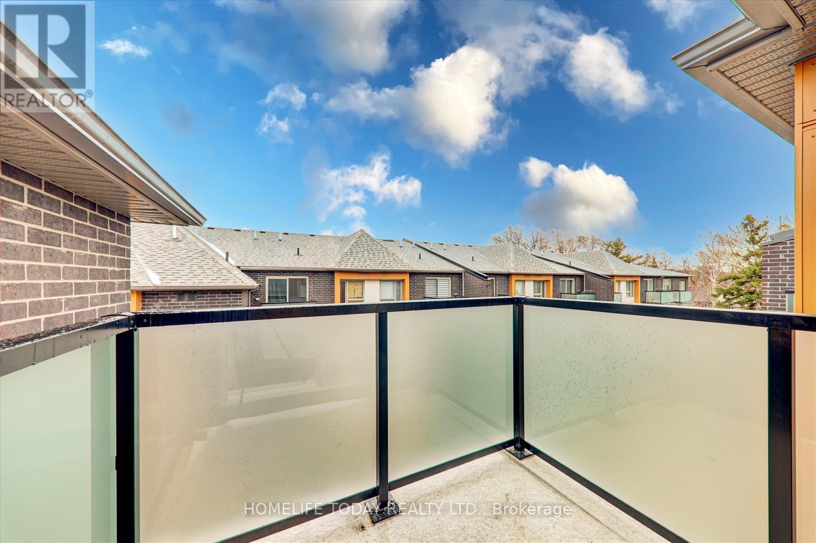 Photo 8 of 321 2787 Eglington Avenue, Toronto ON