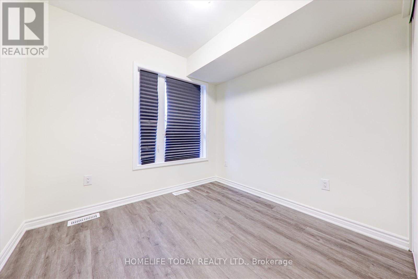 Photo 18 of 321 2787 Eglington Avenue, Toronto ON