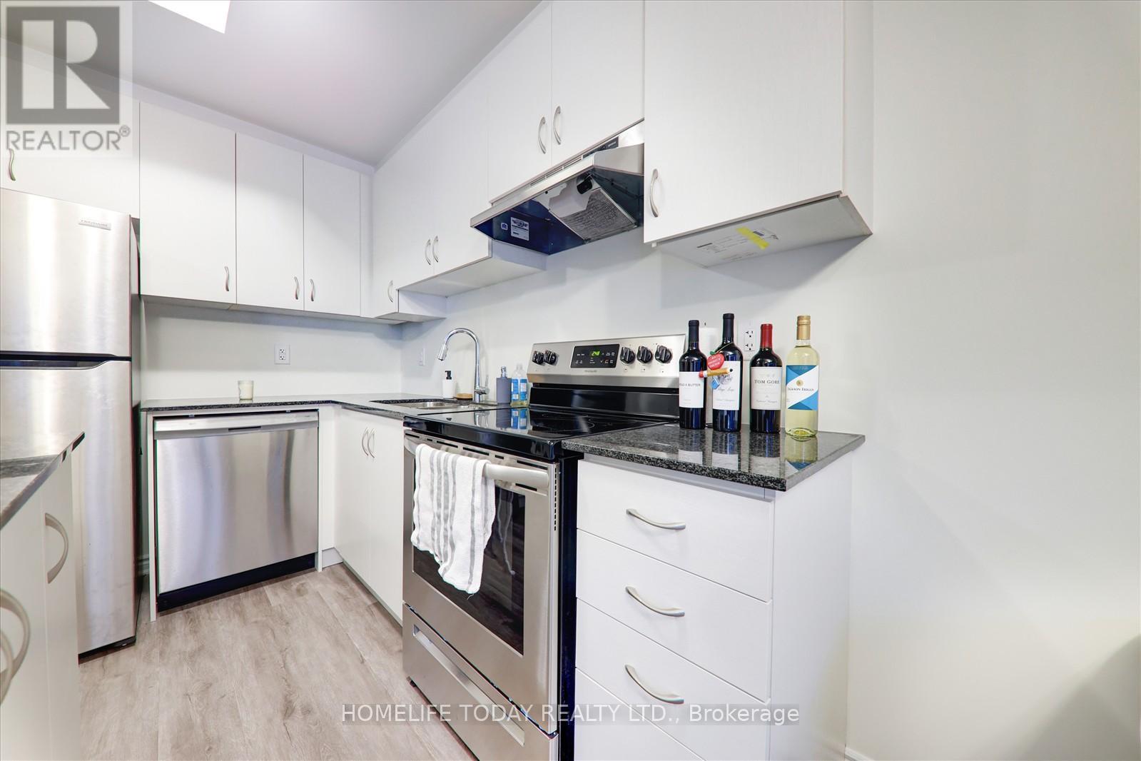 Photo 3 of 321 2787 Eglington Avenue, Toronto ON