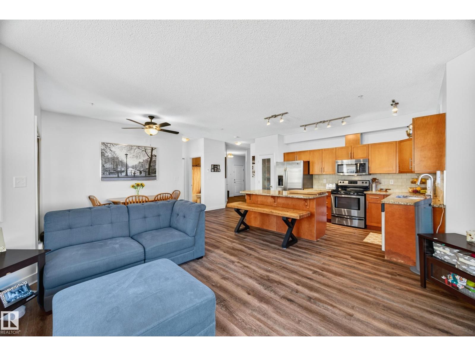 Photo 19 of 111 2035 Grantham Co Nw, Edmonton AB
