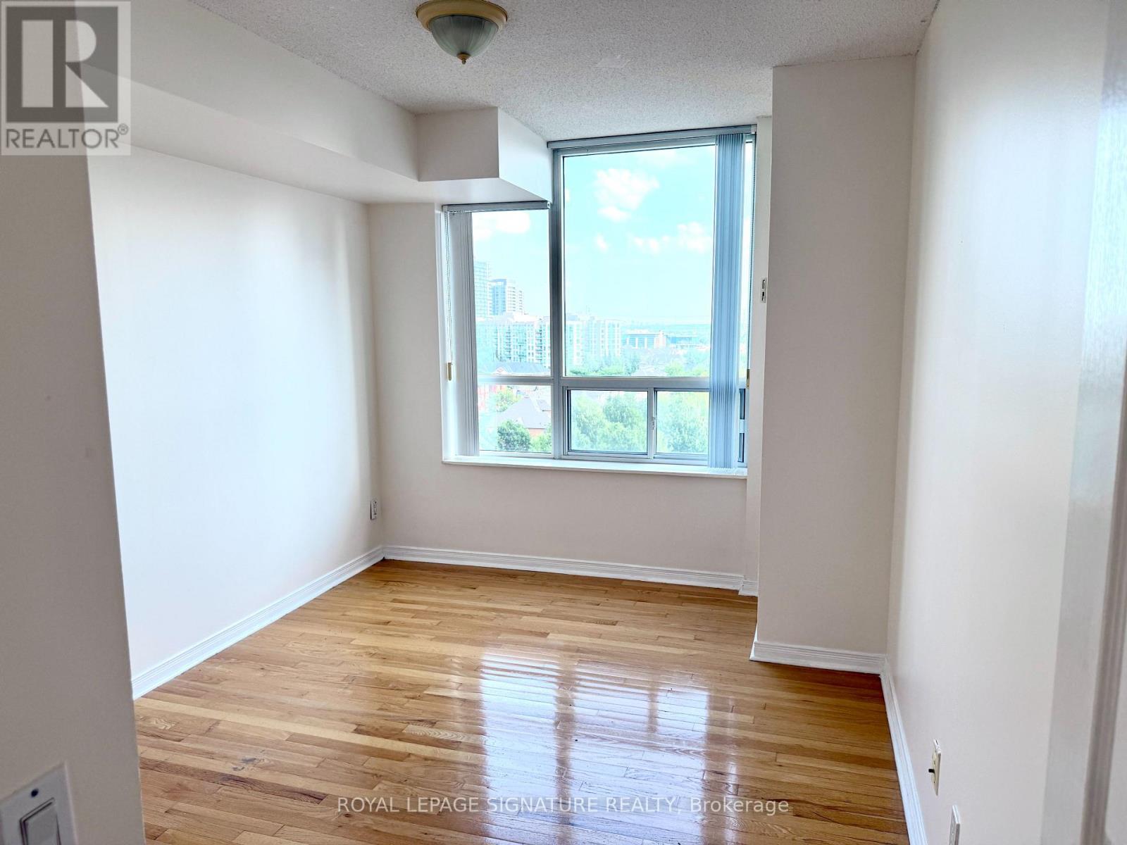 Photo 21 of 905 9 Northern Heights Drive, Richmond Hill ON