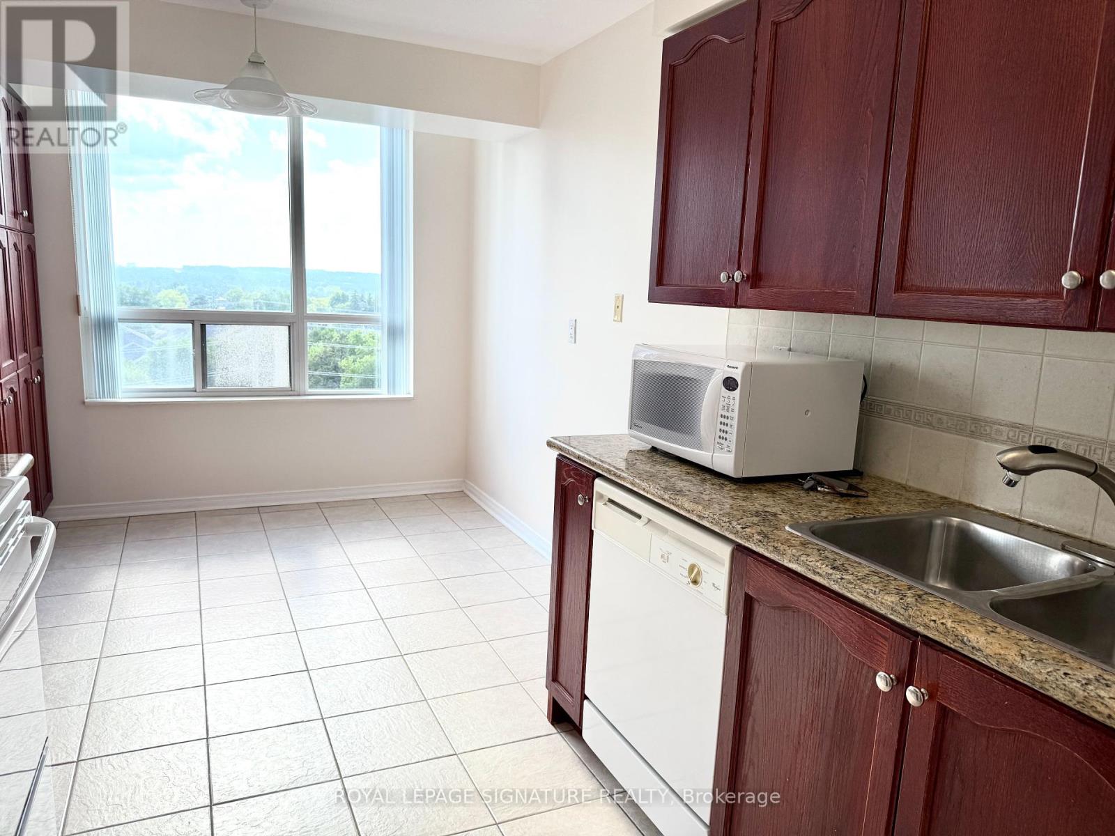 Photo 22 of 905 9 Northern Heights Drive, Richmond Hill ON