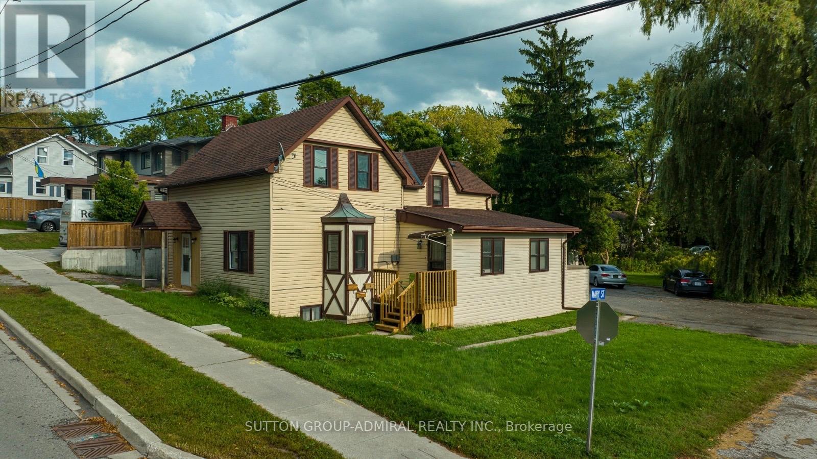 Photo 18 of 644 Srigley Street, Newmarket ON