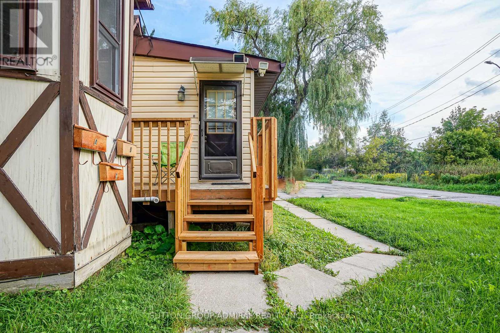 Photo 10 of 644 Srigley Street, Newmarket ON