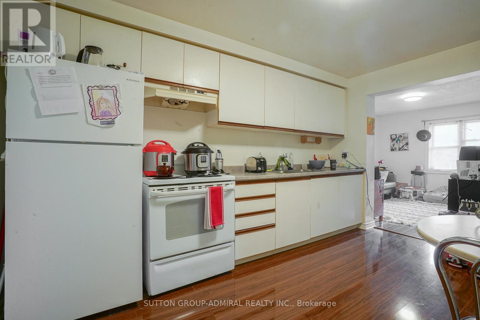 Photo 2 of 644 Srigley Street, Newmarket ON