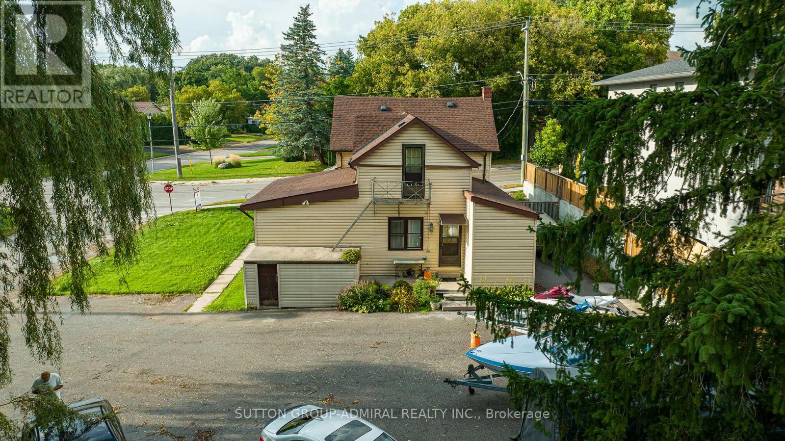 Photo 11 of 644 Srigley Street, Newmarket ON