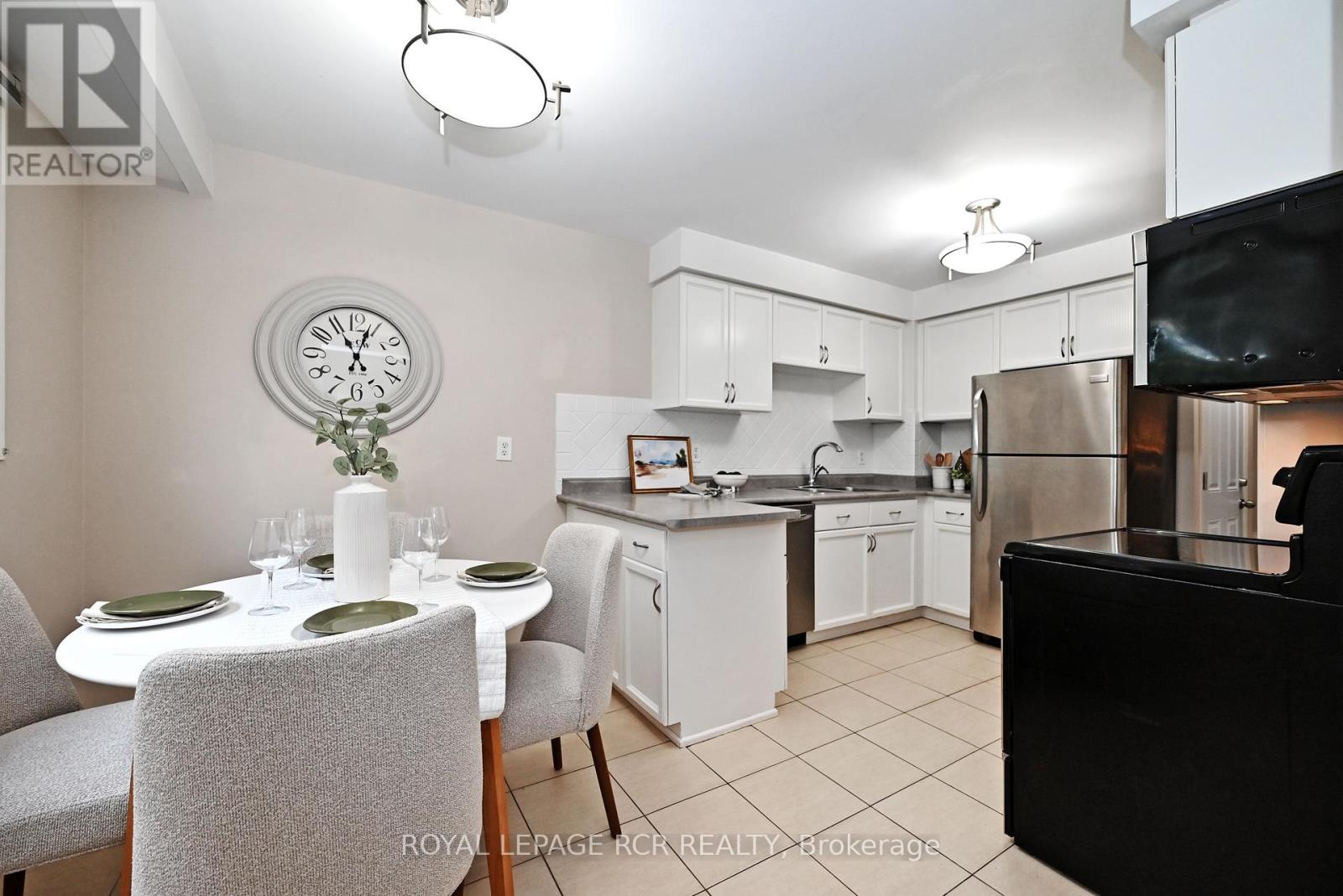 Photo 6 of 442 Britannia Avenue, Bradford West Gwillimbury ON