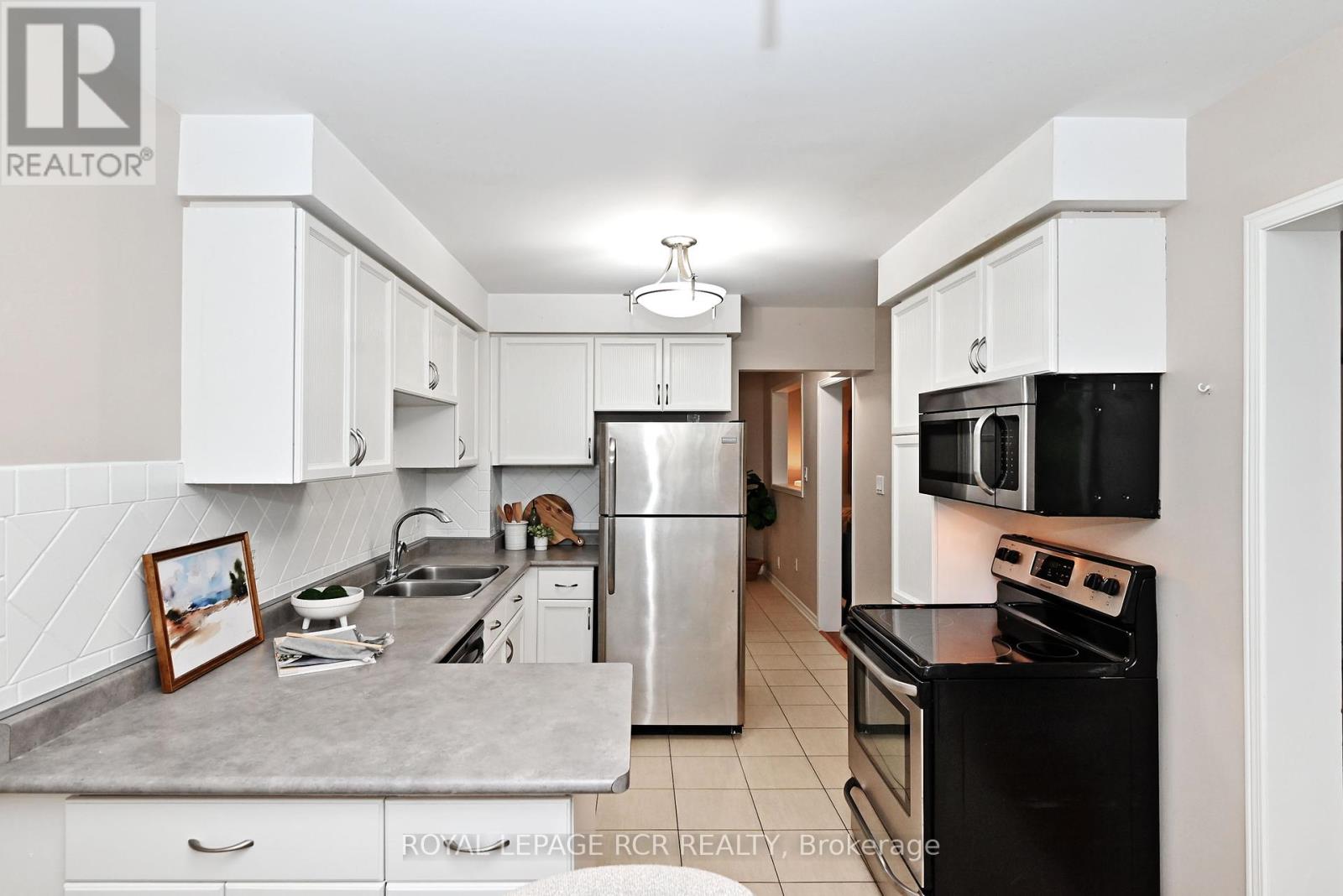 Photo 8 of 442 Britannia Avenue, Bradford West Gwillimbury ON