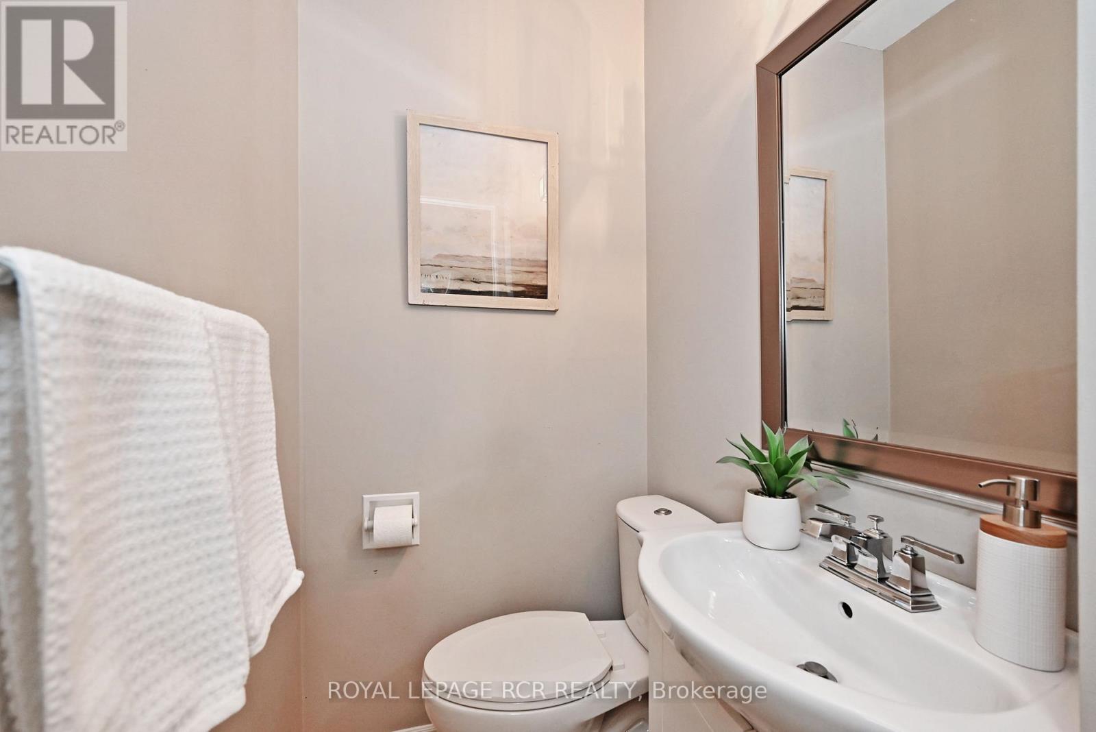 Photo 32 of 442 Britannia Avenue, Bradford West Gwillimbury ON