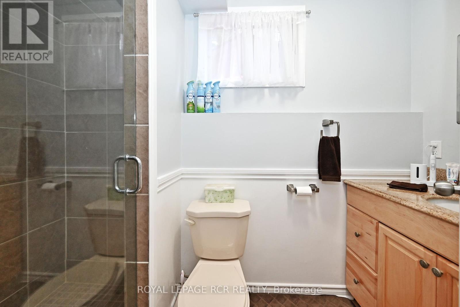 Photo 23 of 442 Britannia Avenue, Bradford West Gwillimbury ON