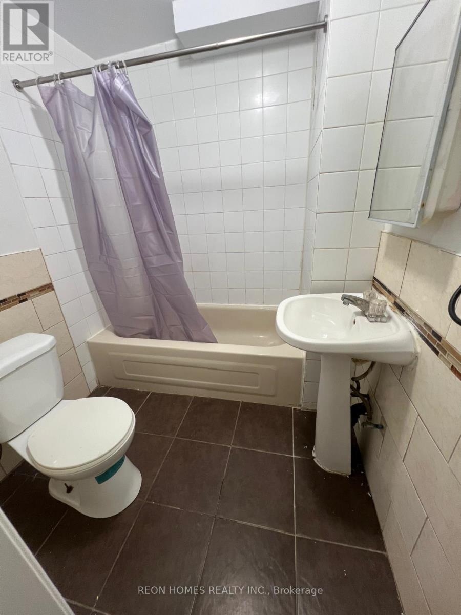 Photo 13 of Bsmt 225 Woodhall Road, Markham ON