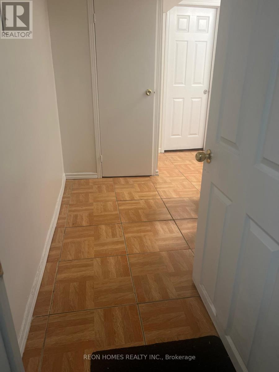 Photo 3 of Bsmt 225 Woodhall Road, Markham ON