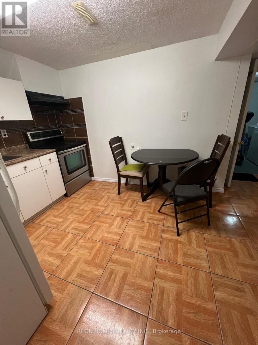 Photo 4 of Bsmt 225 Woodhall Road, Markham ON