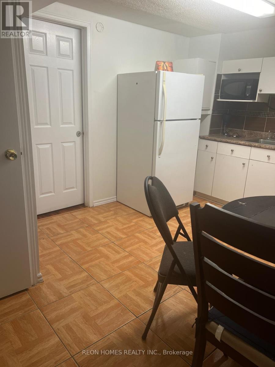 Photo 8 of Bsmt 225 Woodhall Road, Markham ON