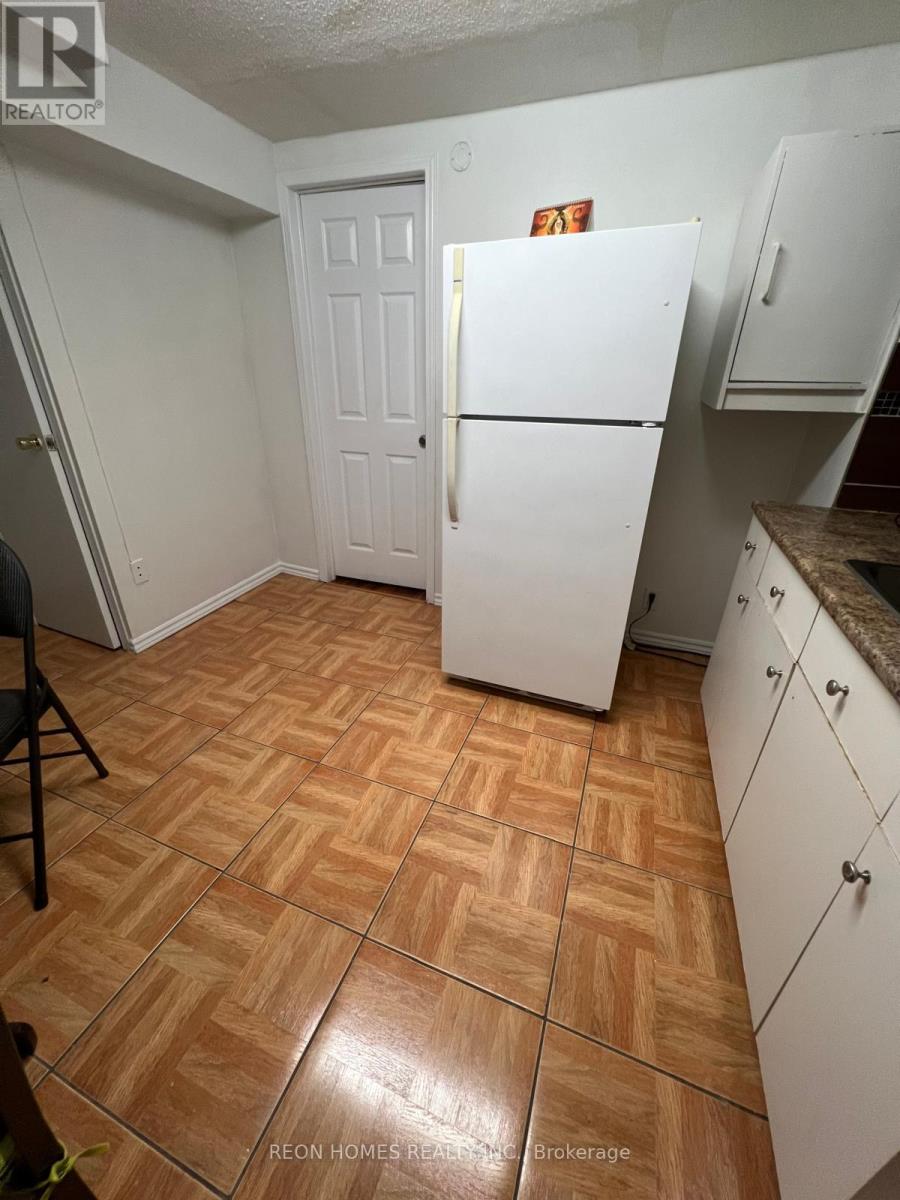Photo 9 of Bsmt 225 Woodhall Road, Markham ON