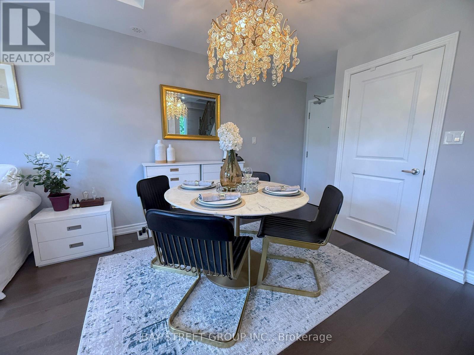 Photo 5 of 3 196 Pine Grove Road, Vaughan ON