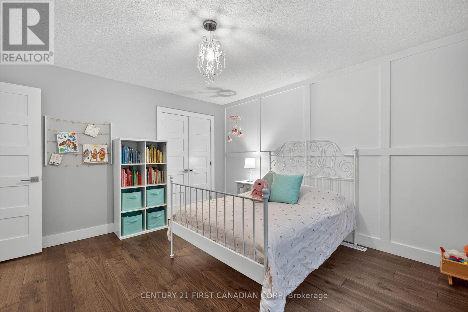 Photo 3 of 311 Ambleside Drive, London North ON