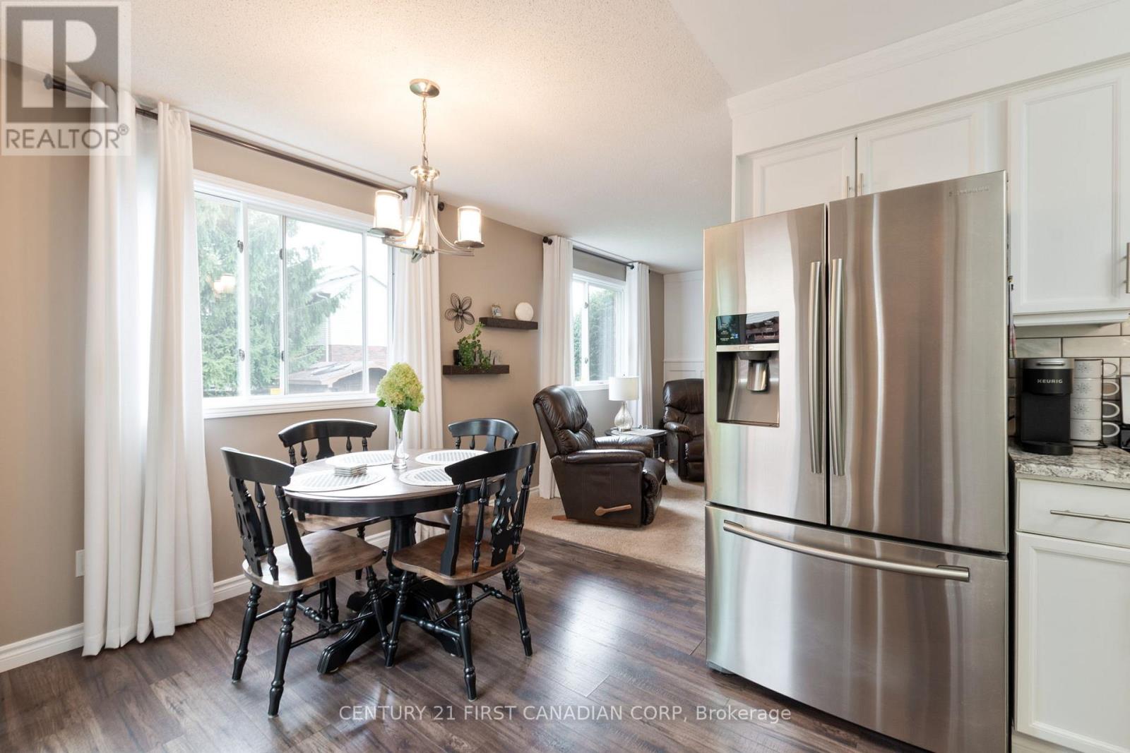 Single Family House for Sale in  CANTERBURY PLACE Central Elgin (Belmont) 