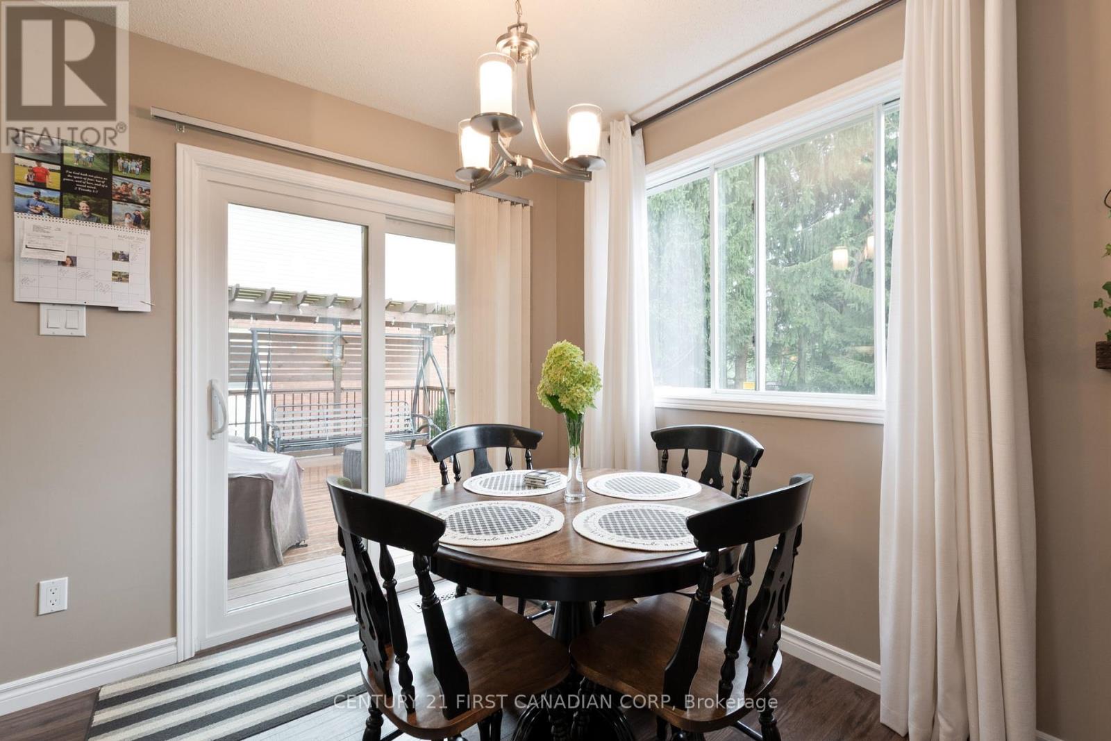 Single Family House for Sale in  CANTERBURY PLACE Central Elgin (Belmont) 