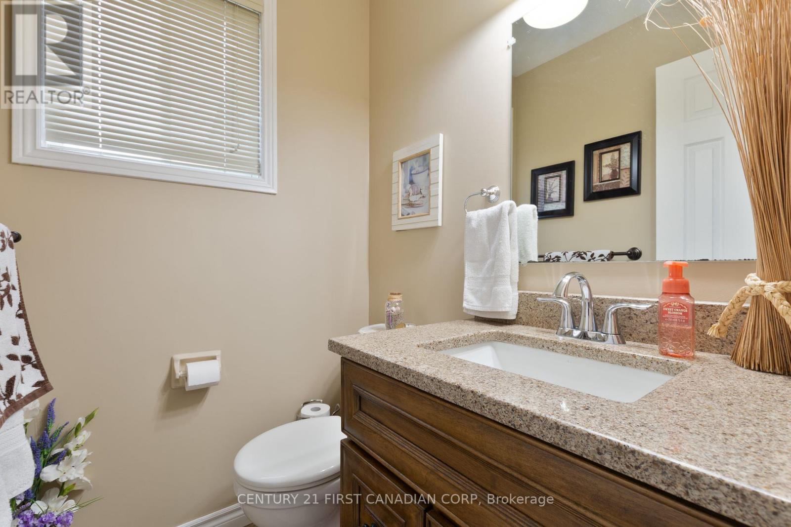Single Family House for Sale in  CANTERBURY PLACE Central Elgin (Belmont) 